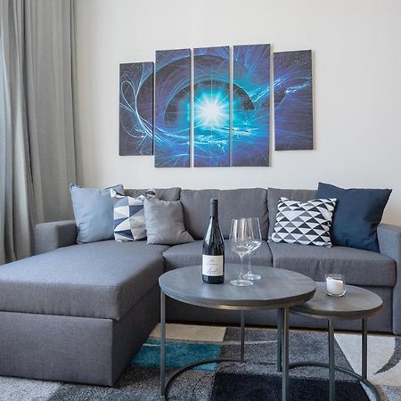 Bright And Spacious Attic Apartment Praga Zewnętrze zdjęcie