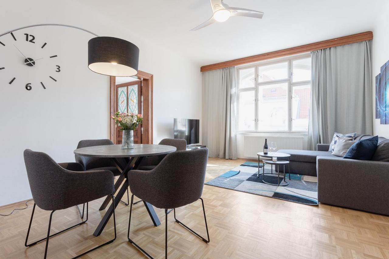 Bright And Spacious Attic Apartment Praga Zewnętrze zdjęcie