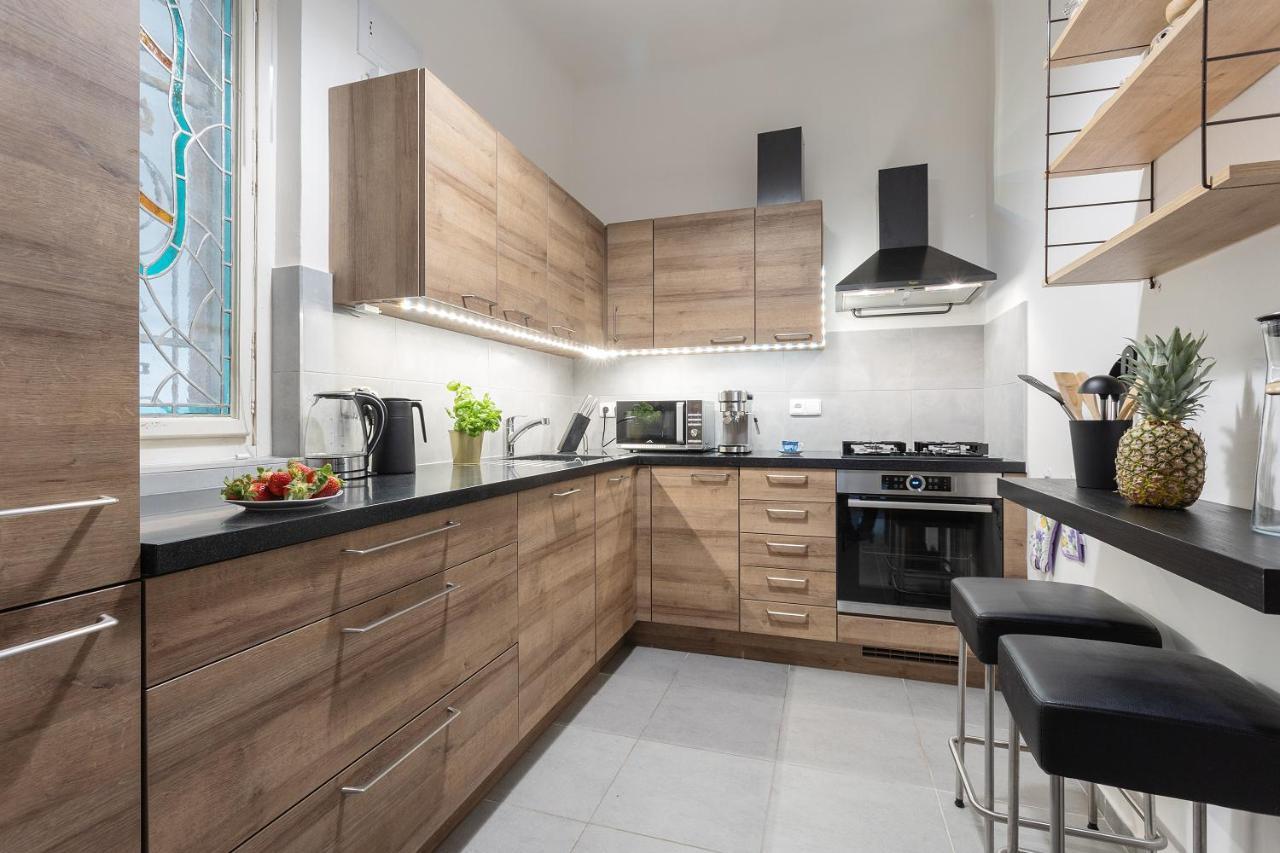 Bright And Spacious Attic Apartment Praga Zewnętrze zdjęcie