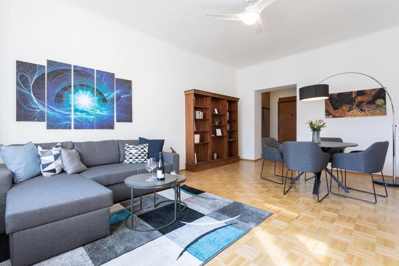 Bright And Spacious Attic Apartment Praga Zewnętrze zdjęcie
