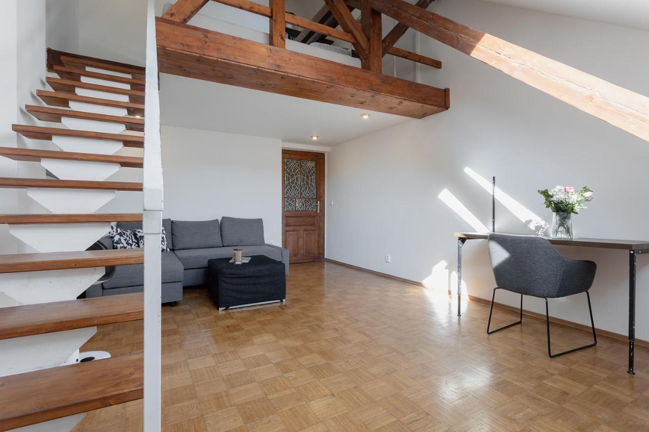 Bright And Spacious Attic Apartment Praga Zewnętrze zdjęcie